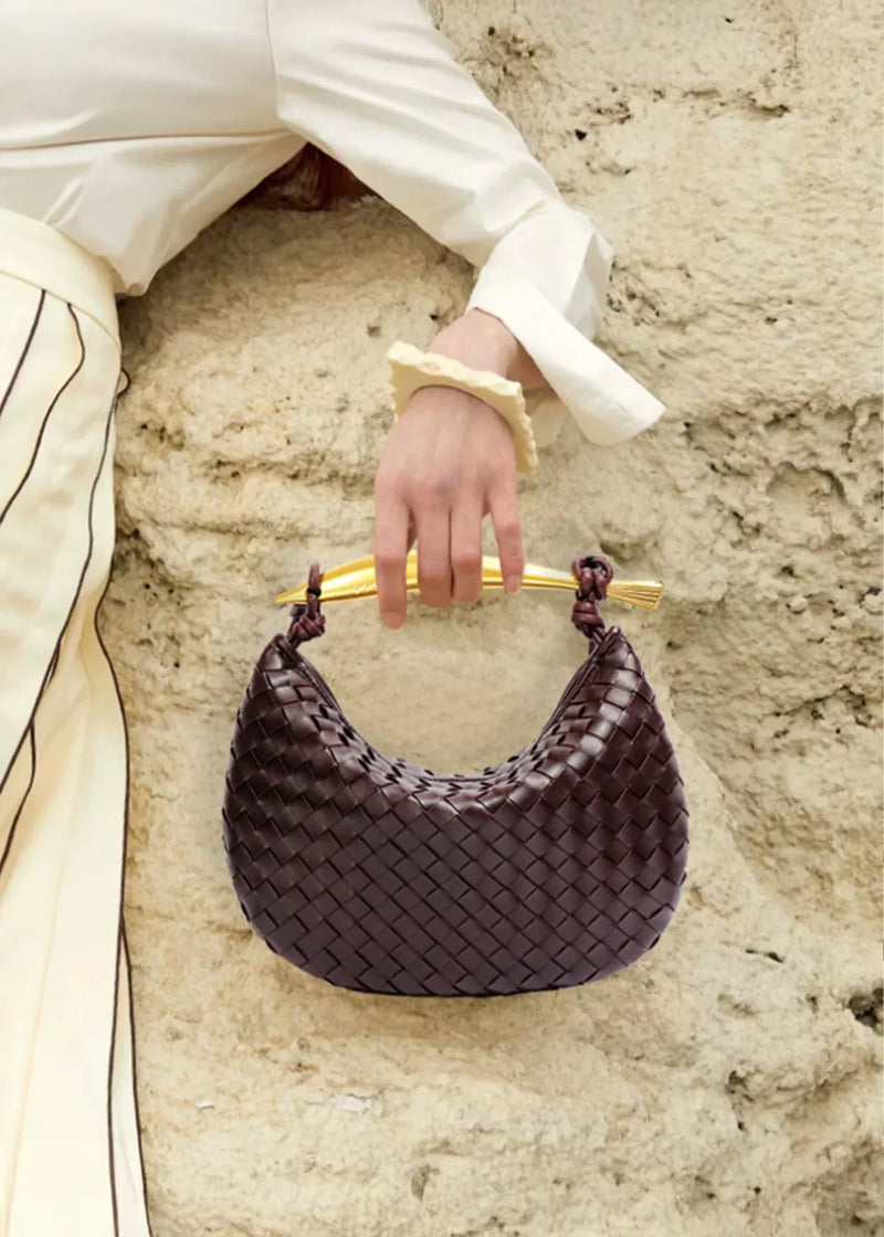 ΛΑΡΑ ΠΑΠΑΔΟΠΟΥΛΟΣ