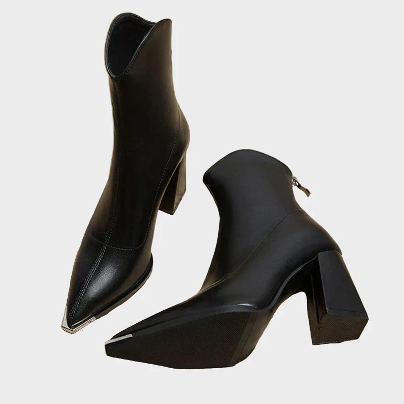 SIERRA | ΔΕΡΜΑΤΙΝΑ ΜΠΟΤΑΚΙΑ ΜΕ ΣΗΜΕΙΟ